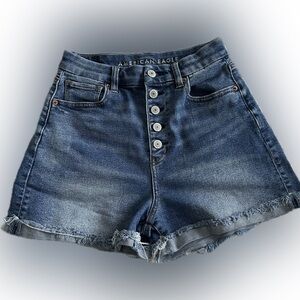 AMERICAN EAGLE CURVY HIGH RISE MOM SHORT
